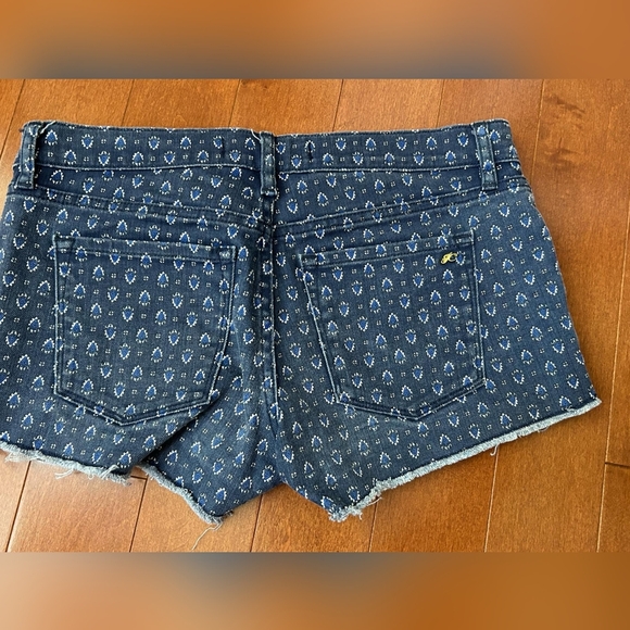 Juicy couture women's jean shorts size 26 - Picture 3 of 4